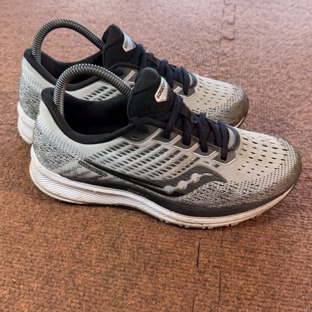 Saucony Ride 13 Womens Running Shoes Grey Black S10579-40 Size 7.5 Gym shoes B-